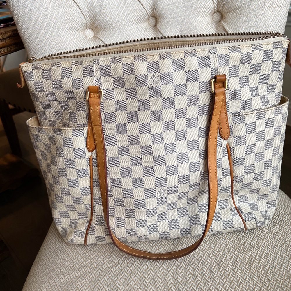 Authentic Louis Vuitton Totally MM Damier